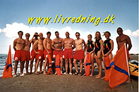 KLIK for stort foto af kystlivredderholdet ssonen anno 2001 (362 Kb)